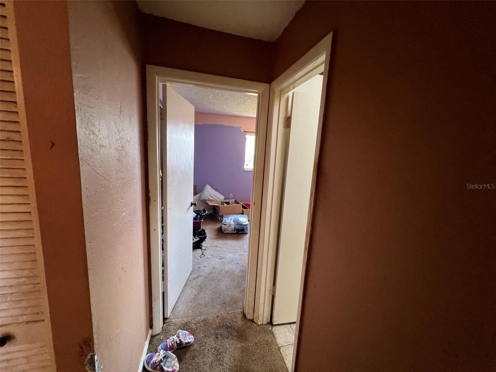 32 BRONSON LN — photo 8