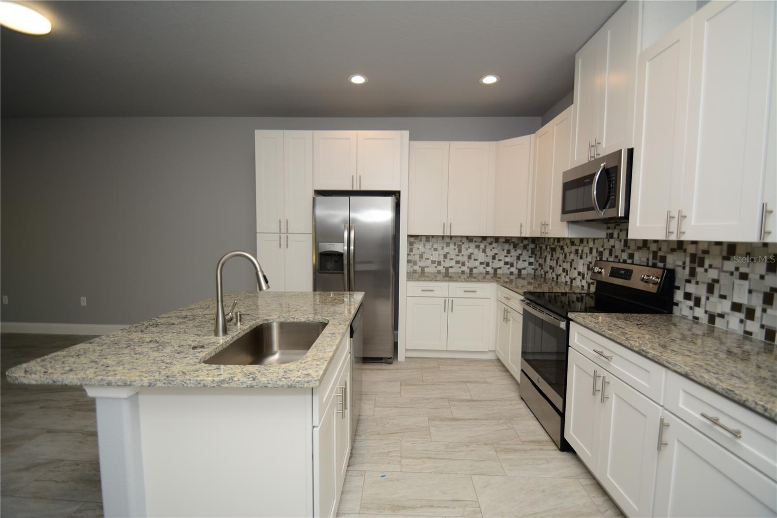 25 ROSEPETAL LN #A — photo 3