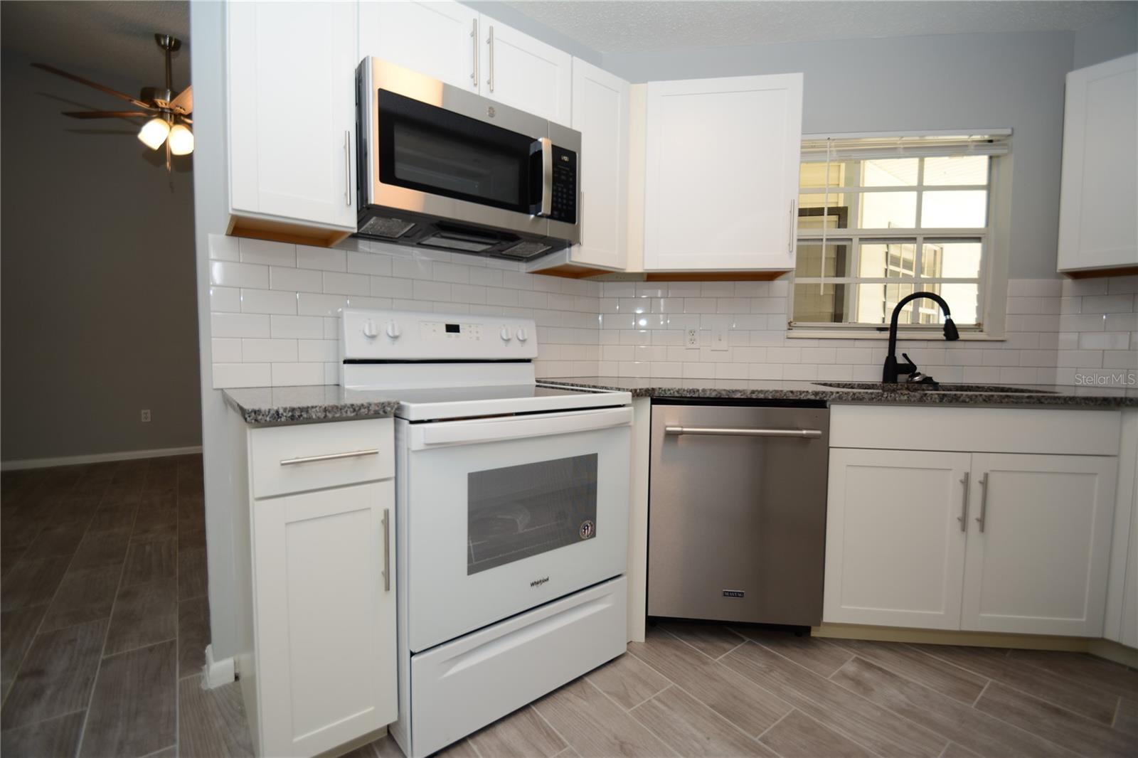 107 BRUNSWICK LN #A — photo 9