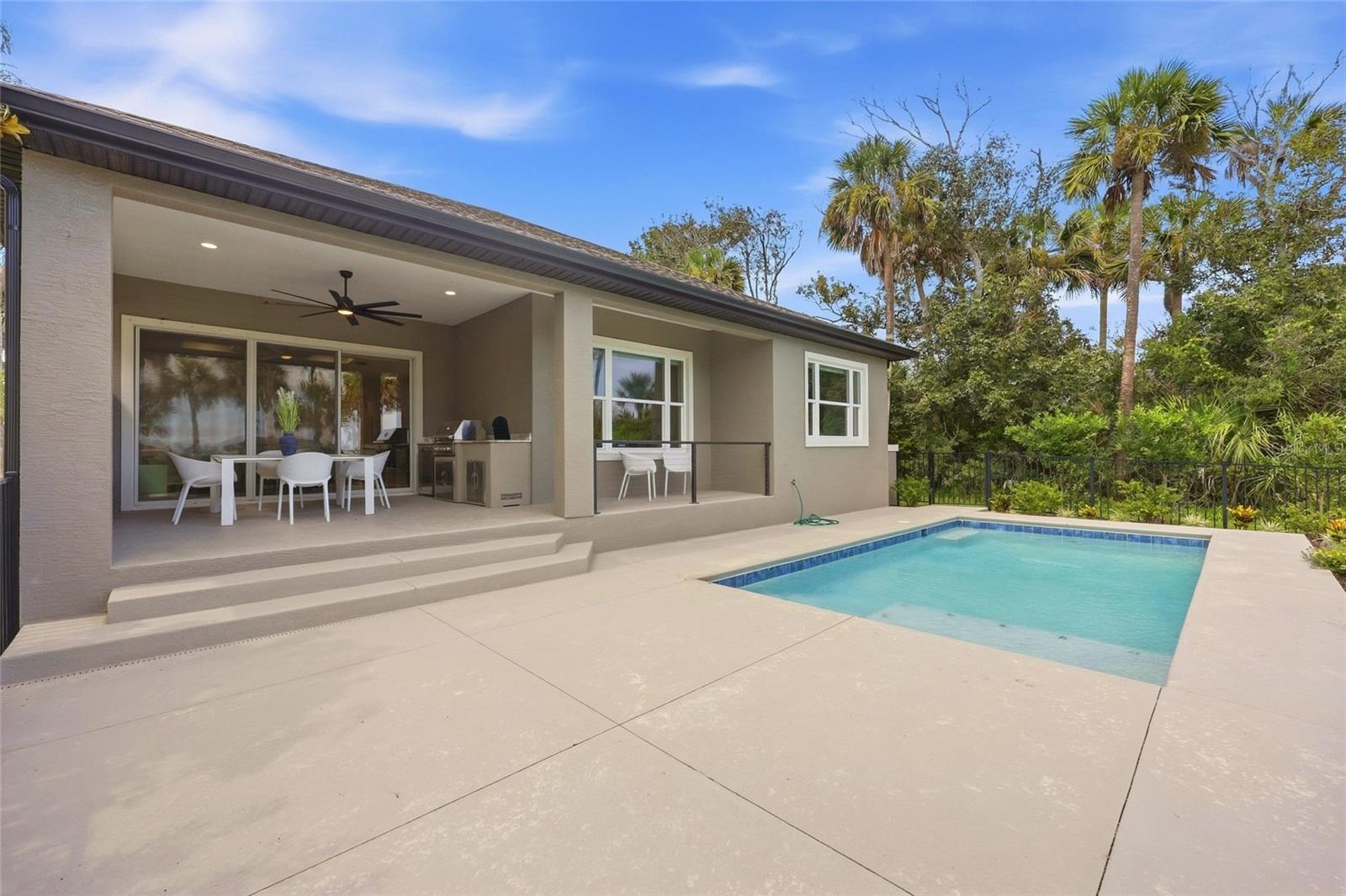 27 S RIVERWALK DR — photo 2