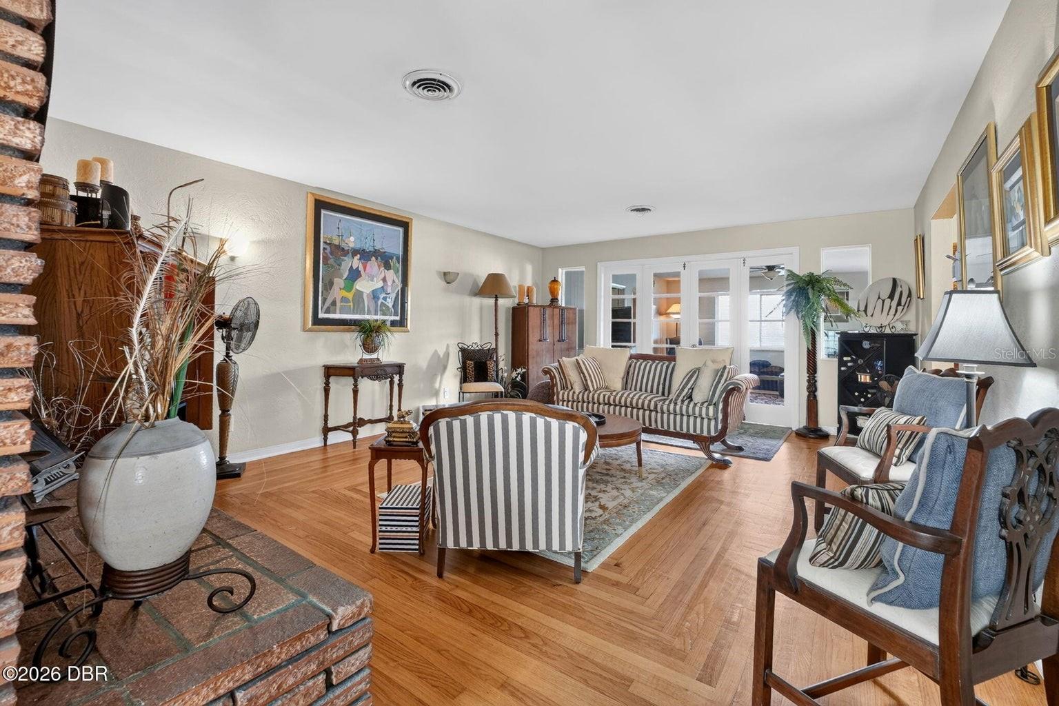 2229 S PENINSULA DR — photo 5