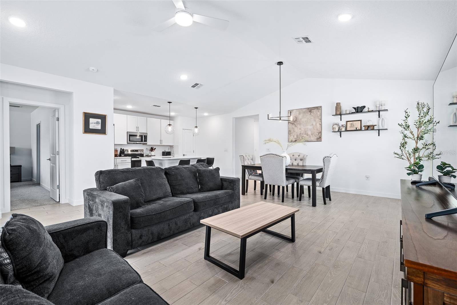 17 BIRCHWOOD PL — photo 3