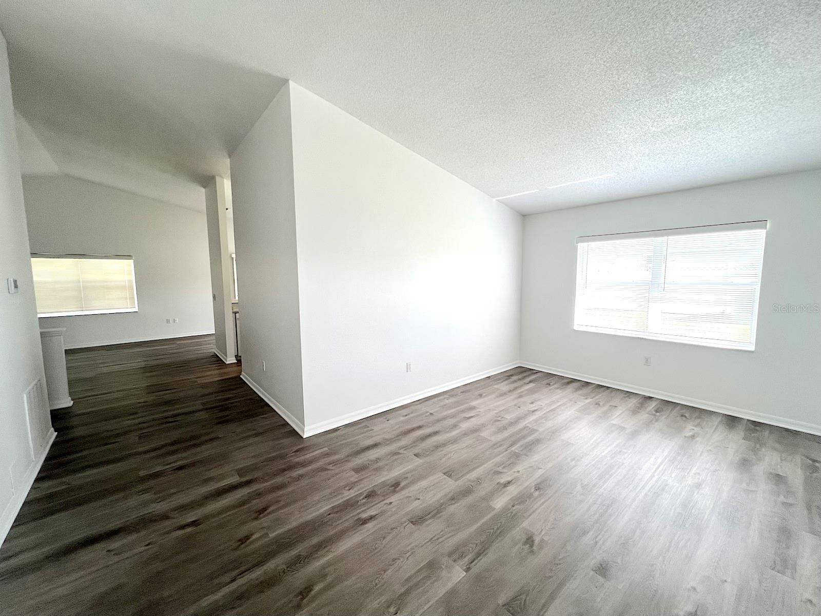 113 EASTWOOD DR — photo 6