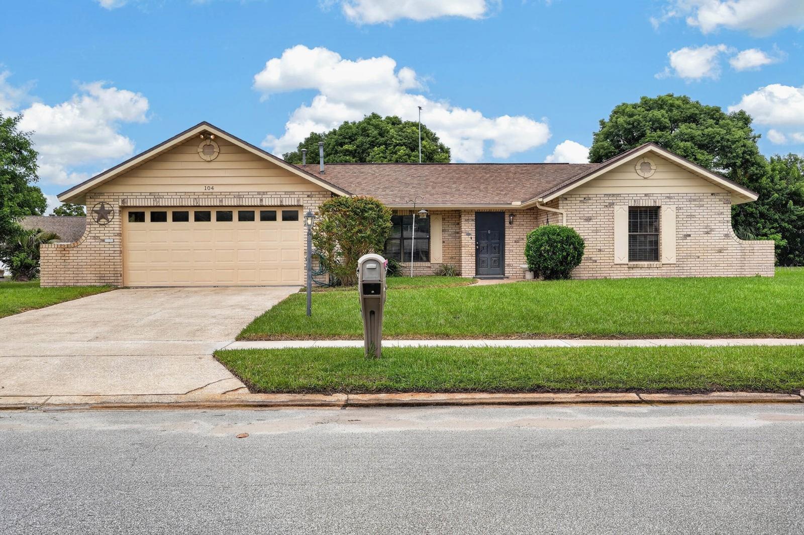 104 COLLEEN DR