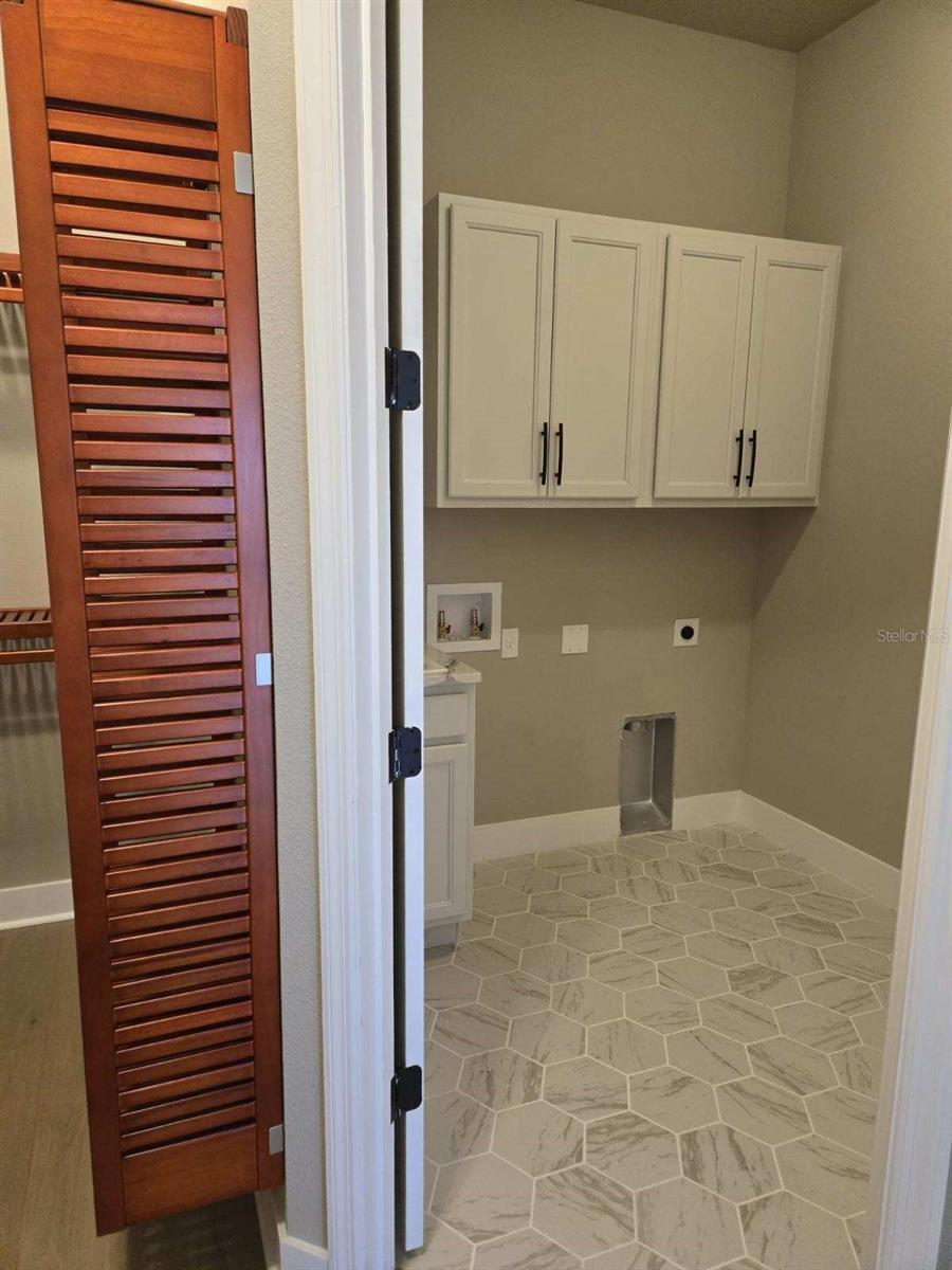 19 DEL PALMA DR — photo 8