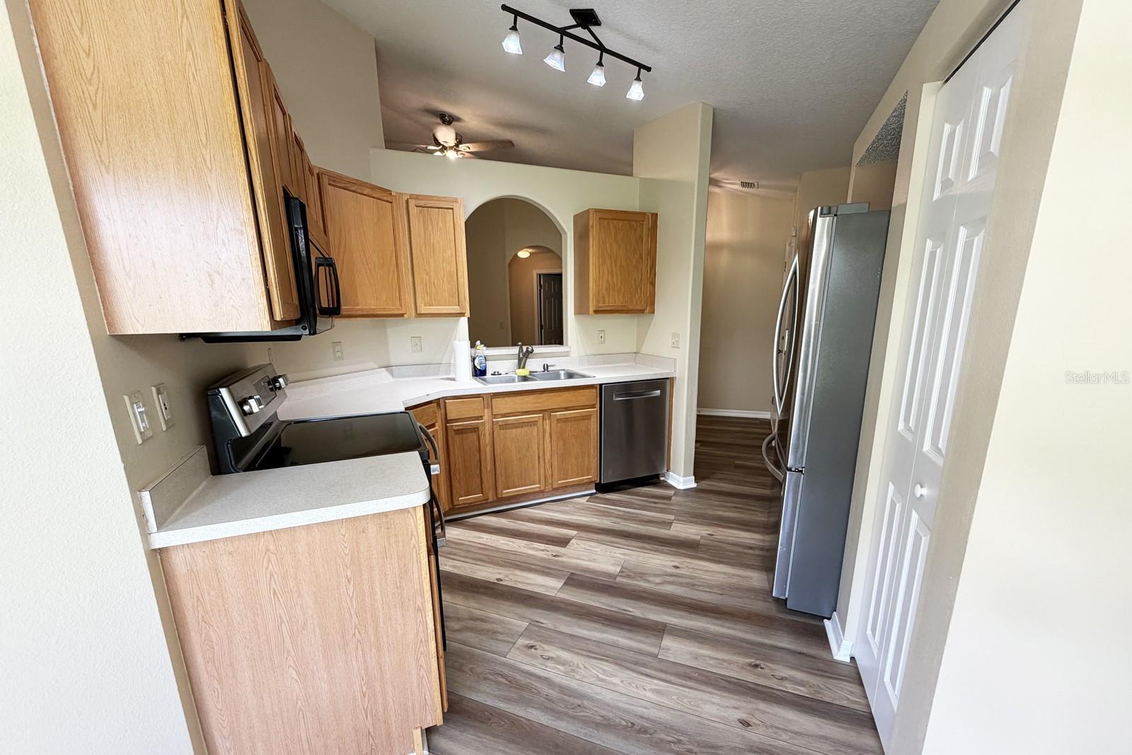 37 RED CLOVER LN — photo 11