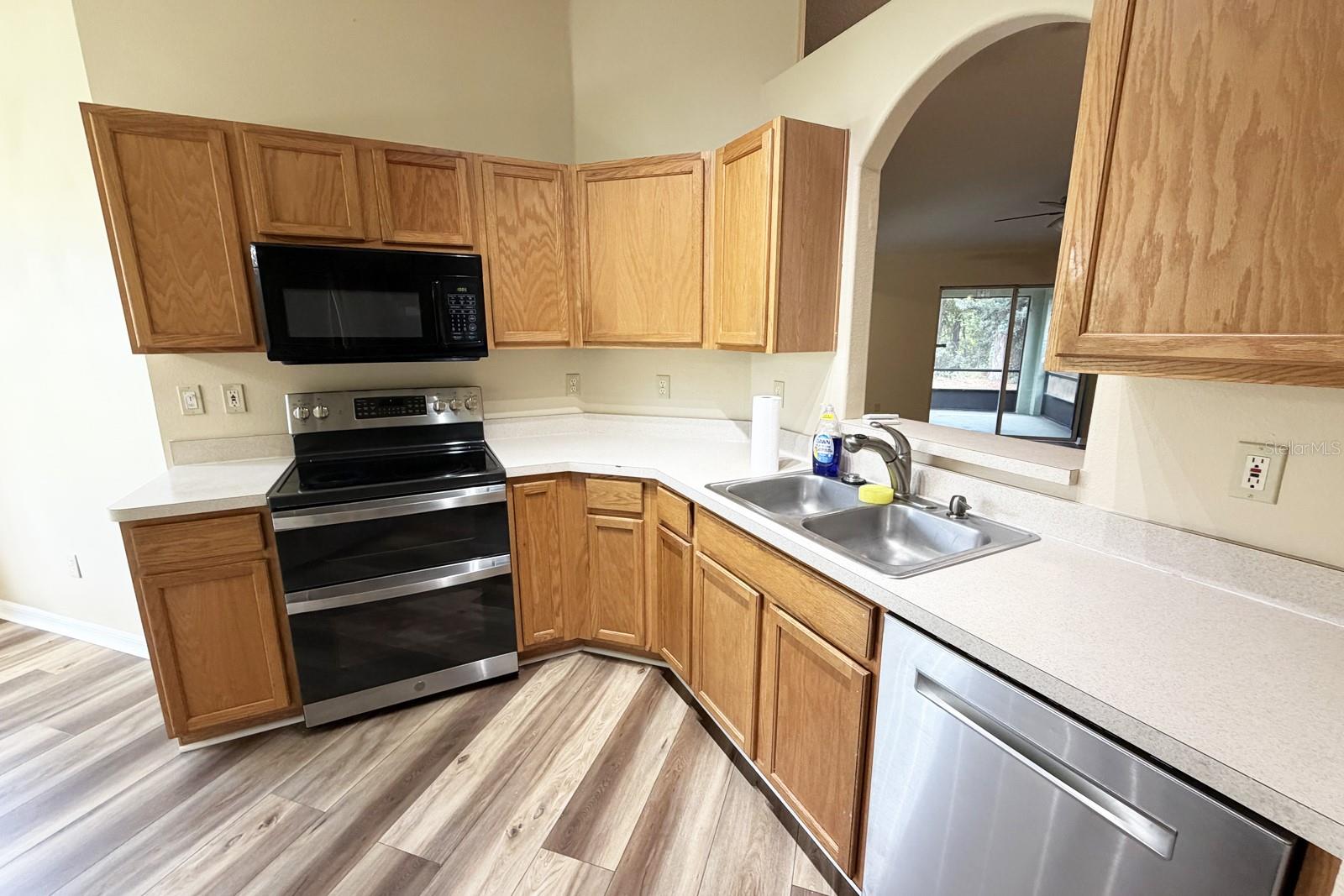 37 RED CLOVER LN — photo 5