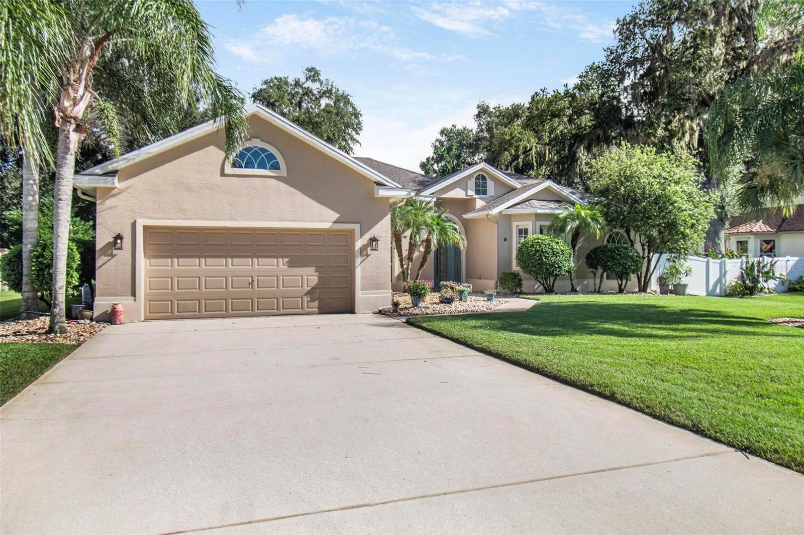 8 RIVER OAKS WAY