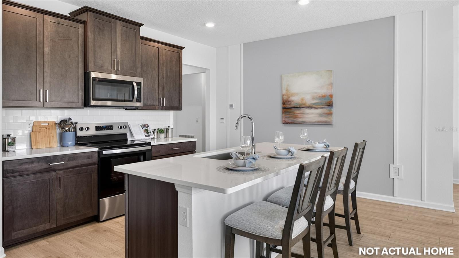 165 SPRINGWOOD DR — photo 8