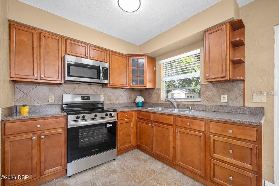 1324 GRANADA AVE — photo 9