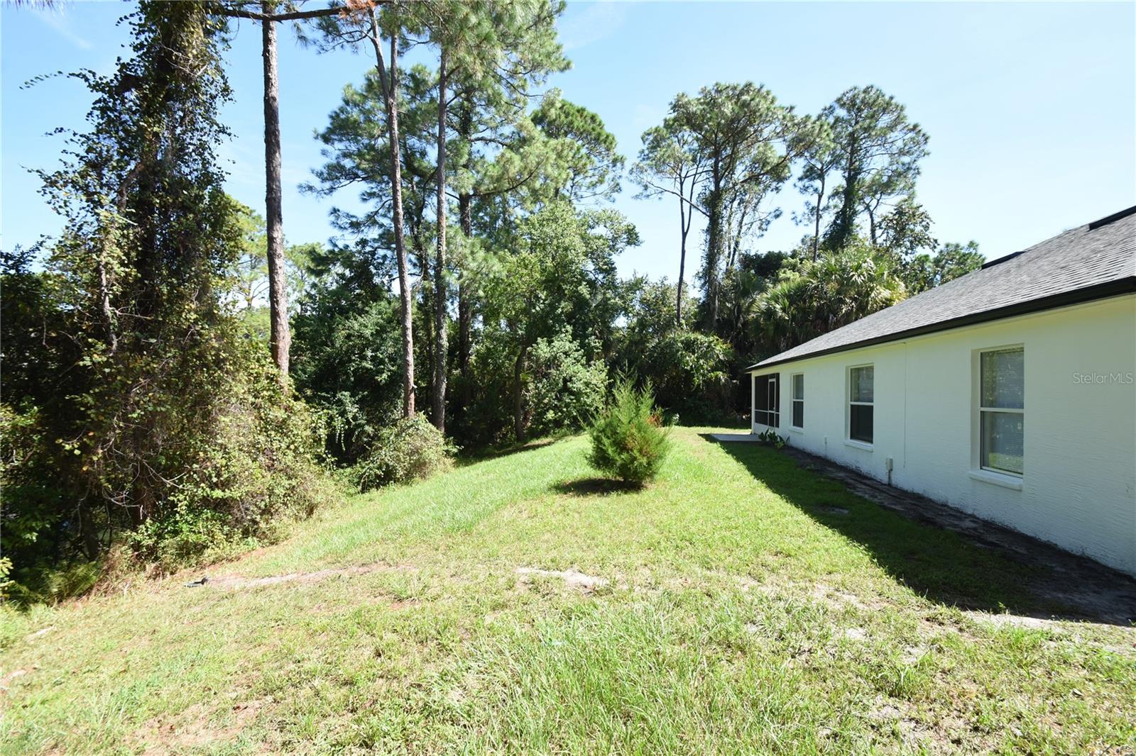 33 PRATTWOOD LN — photo 2
