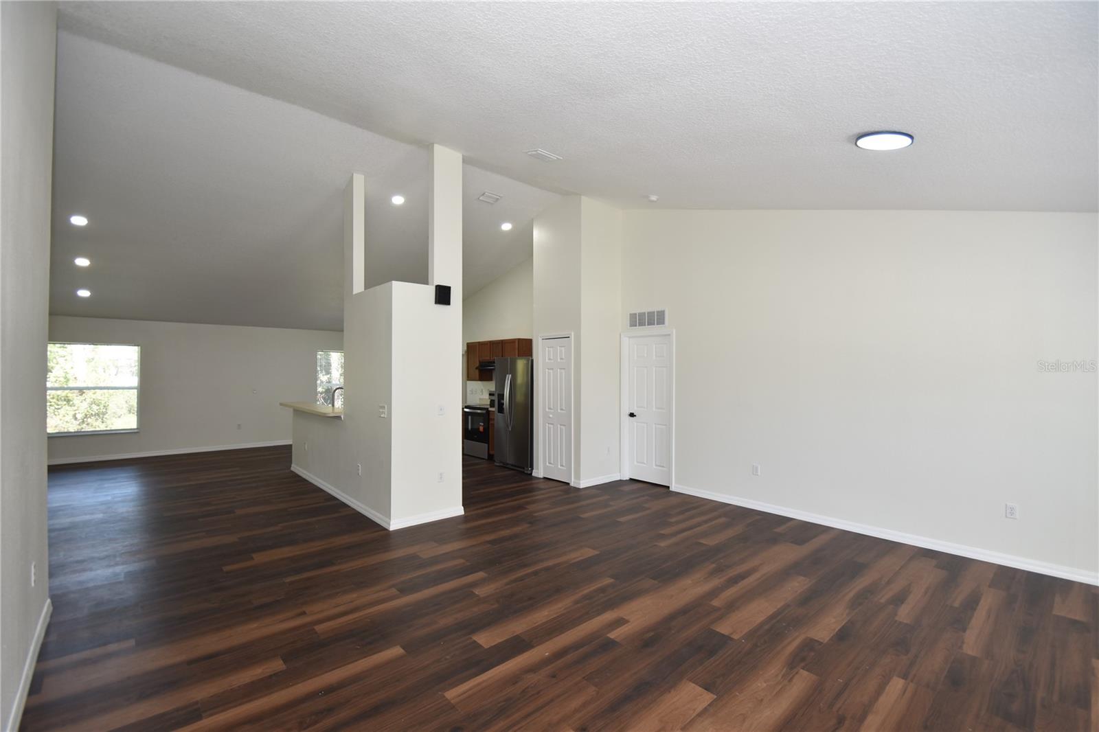 33 PRATTWOOD LN — photo 6