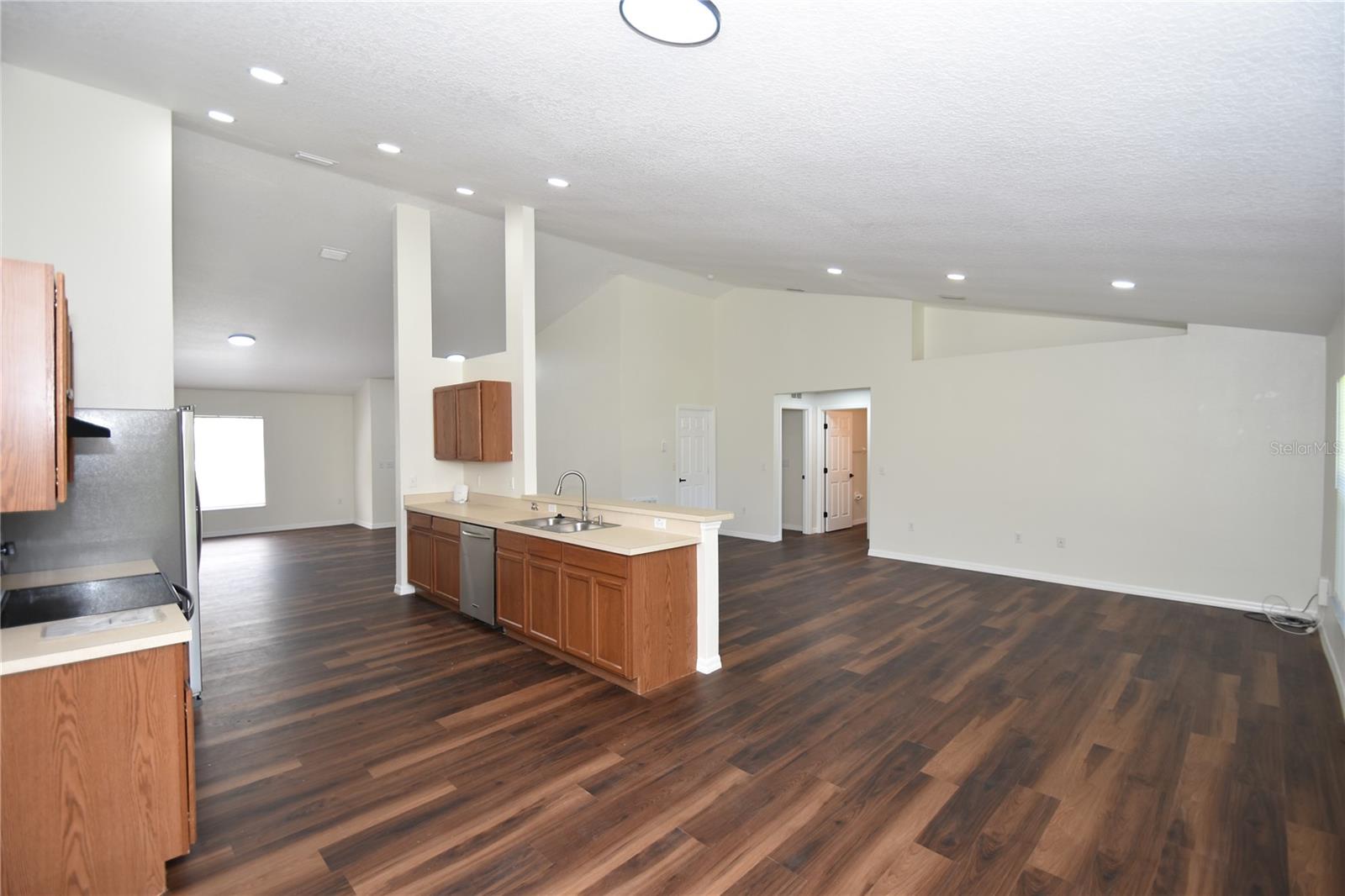 33 PRATTWOOD LN — photo 9