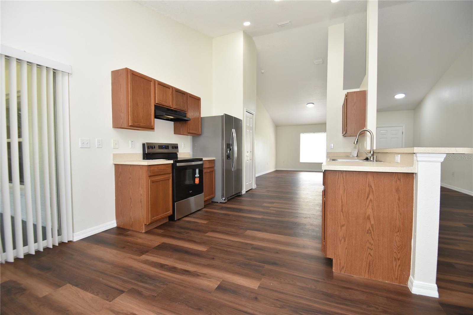 33 PRATTWOOD LN — photo 10