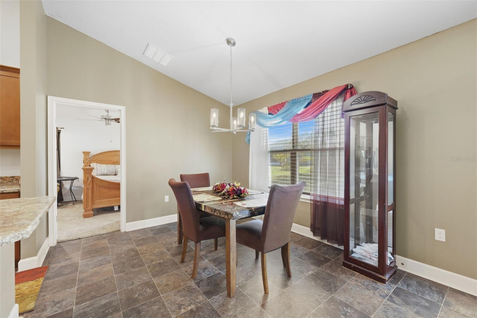 89 LARAMIE DR — photo 11