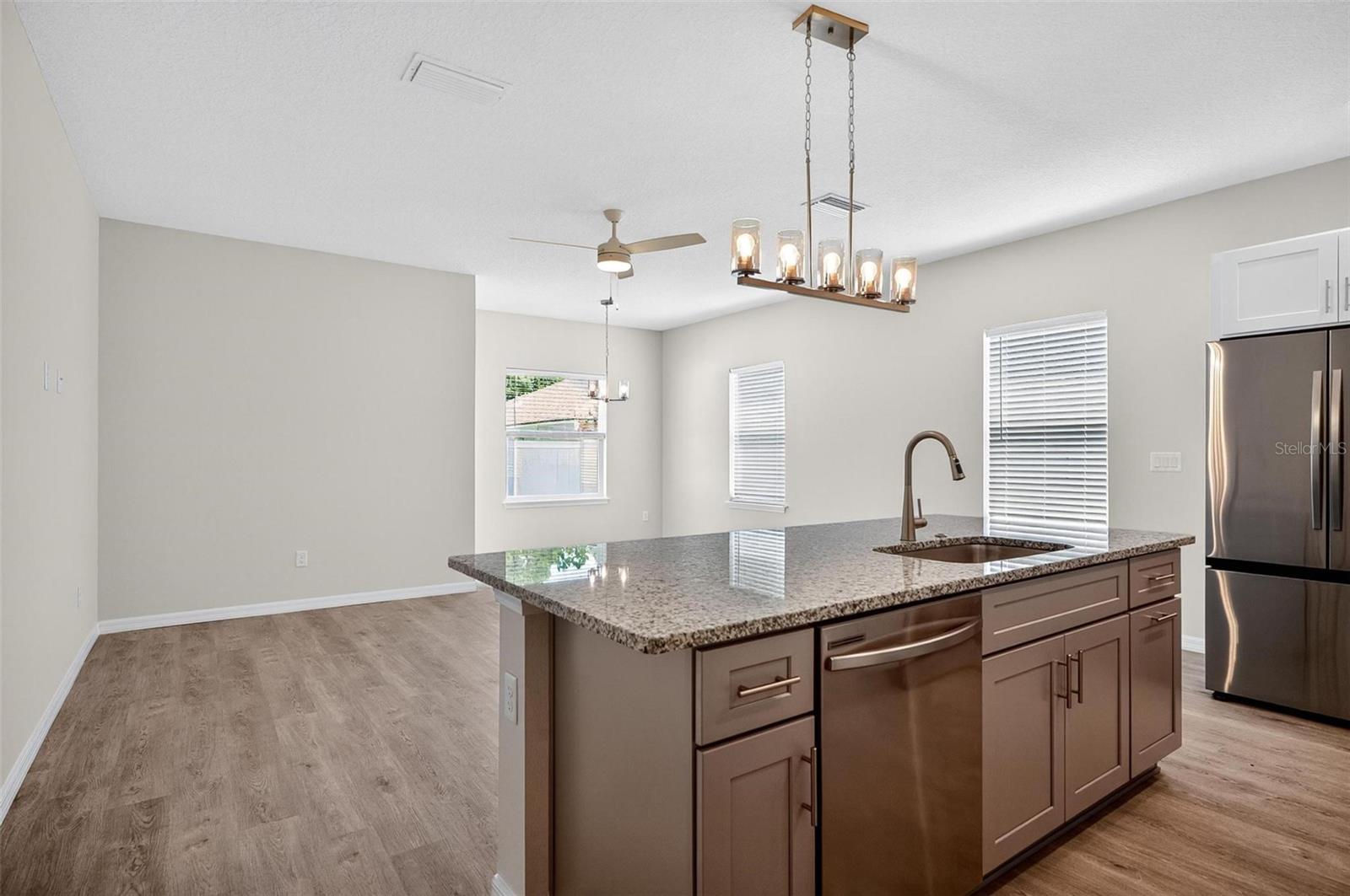 8 SQUIRE CT #B — photo 2