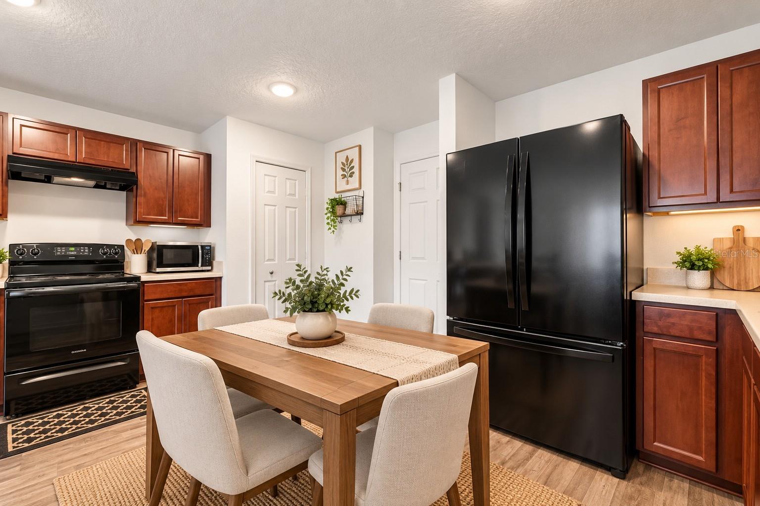 247 BIRD OF PARADISE DR — photo 2