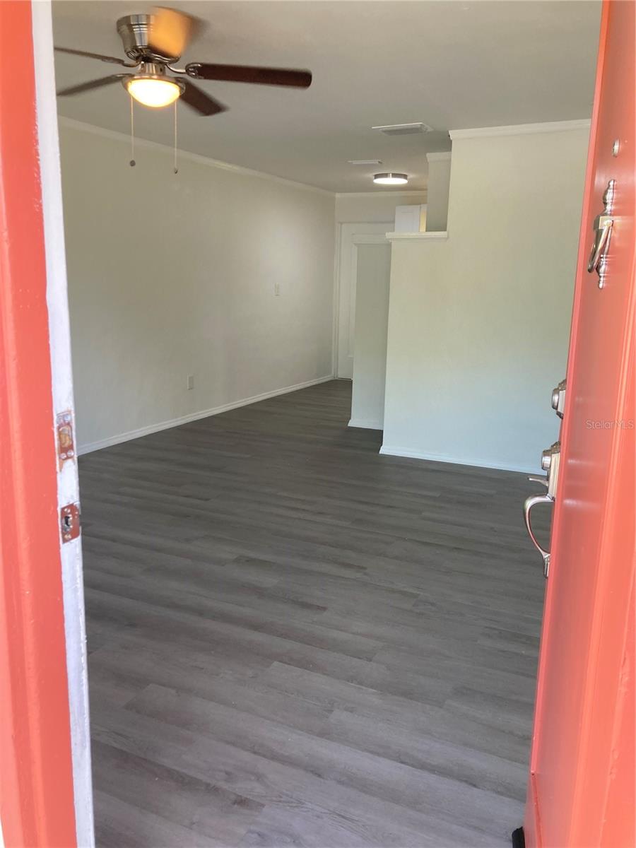 5221 N RONALD REAGAN BLVD — photo 2