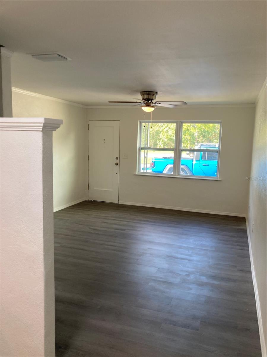 5221 N RONALD REAGAN BLVD — photo 3