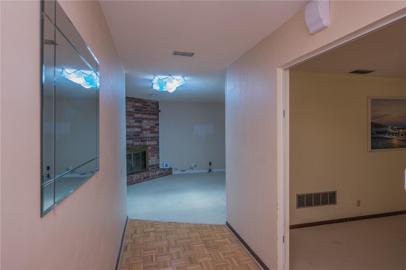 34 OAKMONT CIR — photo 3