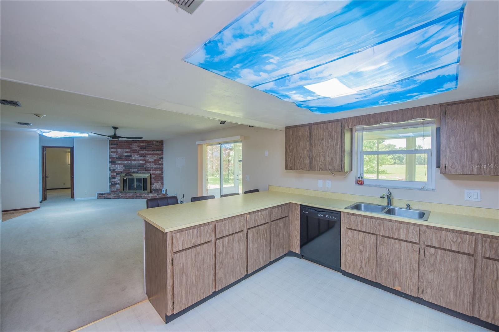 34 OAKMONT CIR — photo 9