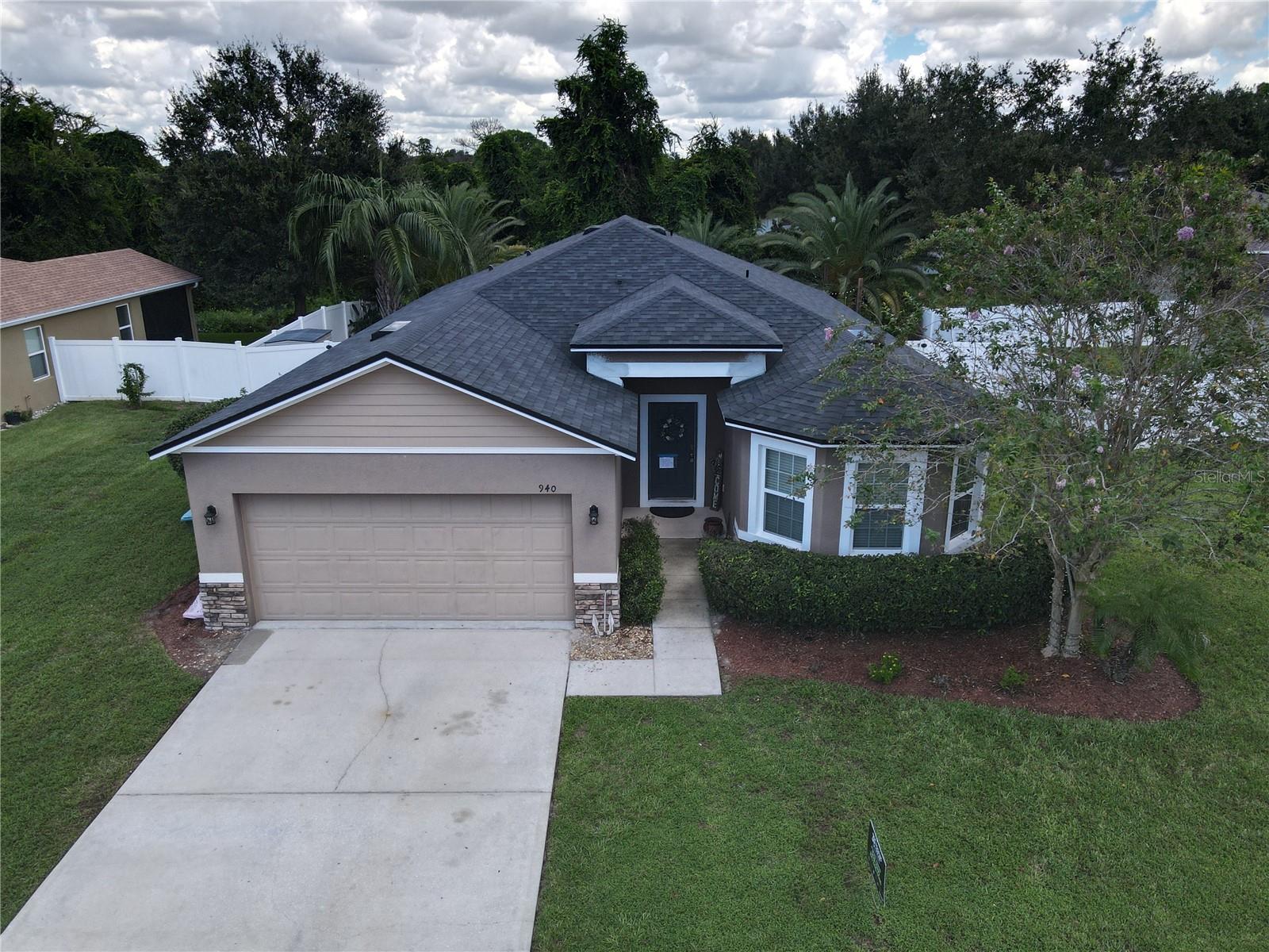 940 FALLBROOKE AVE — photo 2