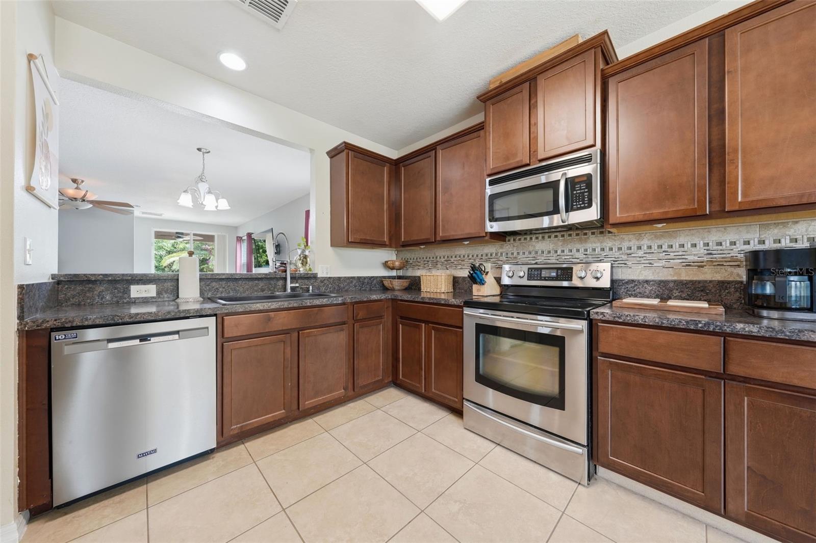 940 FALLBROOKE AVE — photo 7