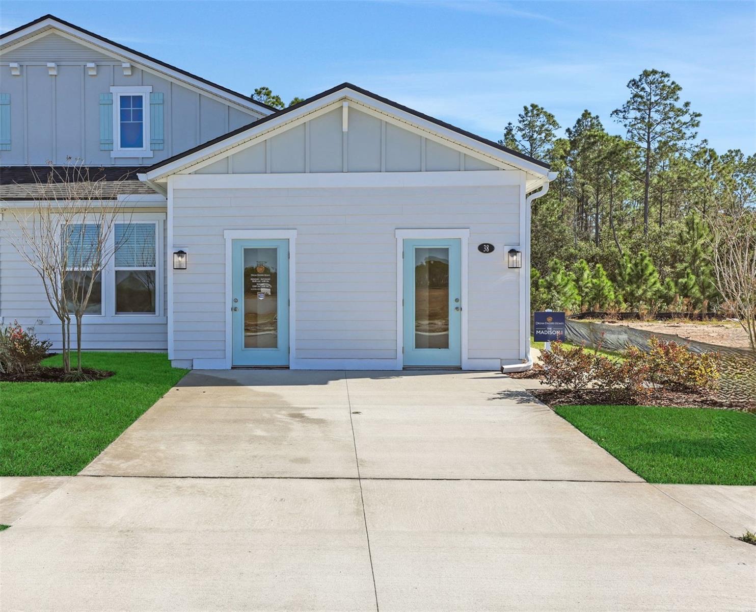 11 BIG PINE DR