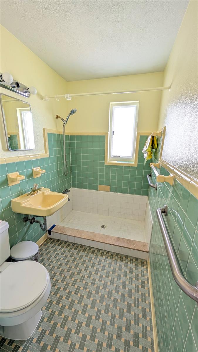 5 SEASIDE DR — photo 11