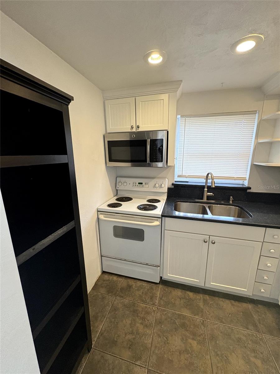 5 SEASIDE DR — photo 9