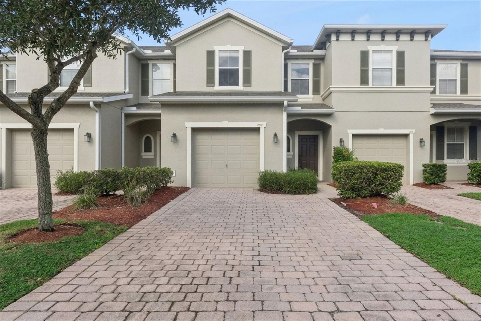 209 ASTON GRANDE DR — photo 2