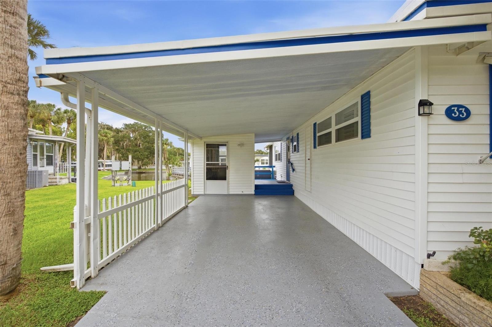 33 COCOS PLUMOSA DR — photo 11
