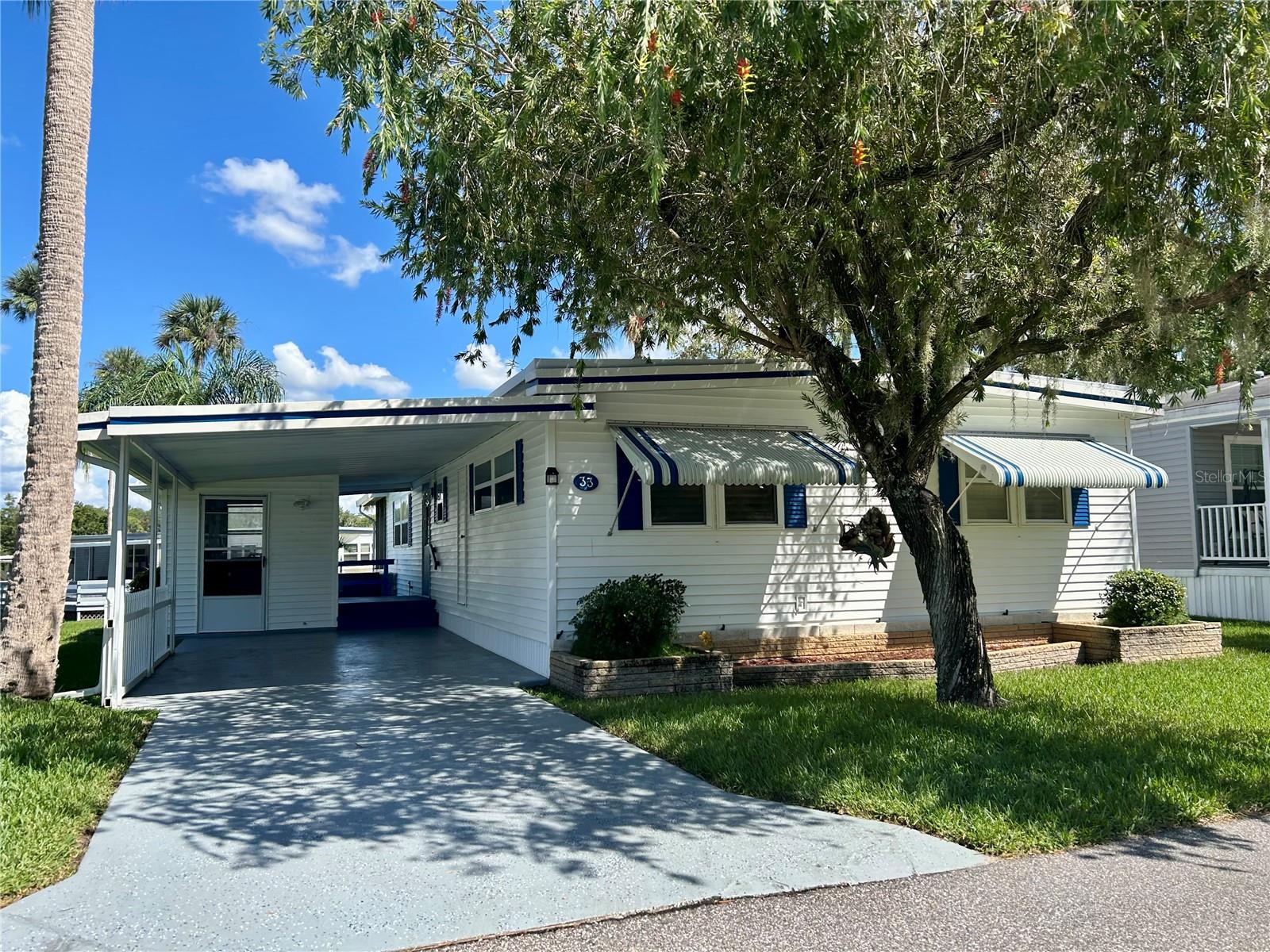 33 COCOS PLUMOSA DR — photo 3