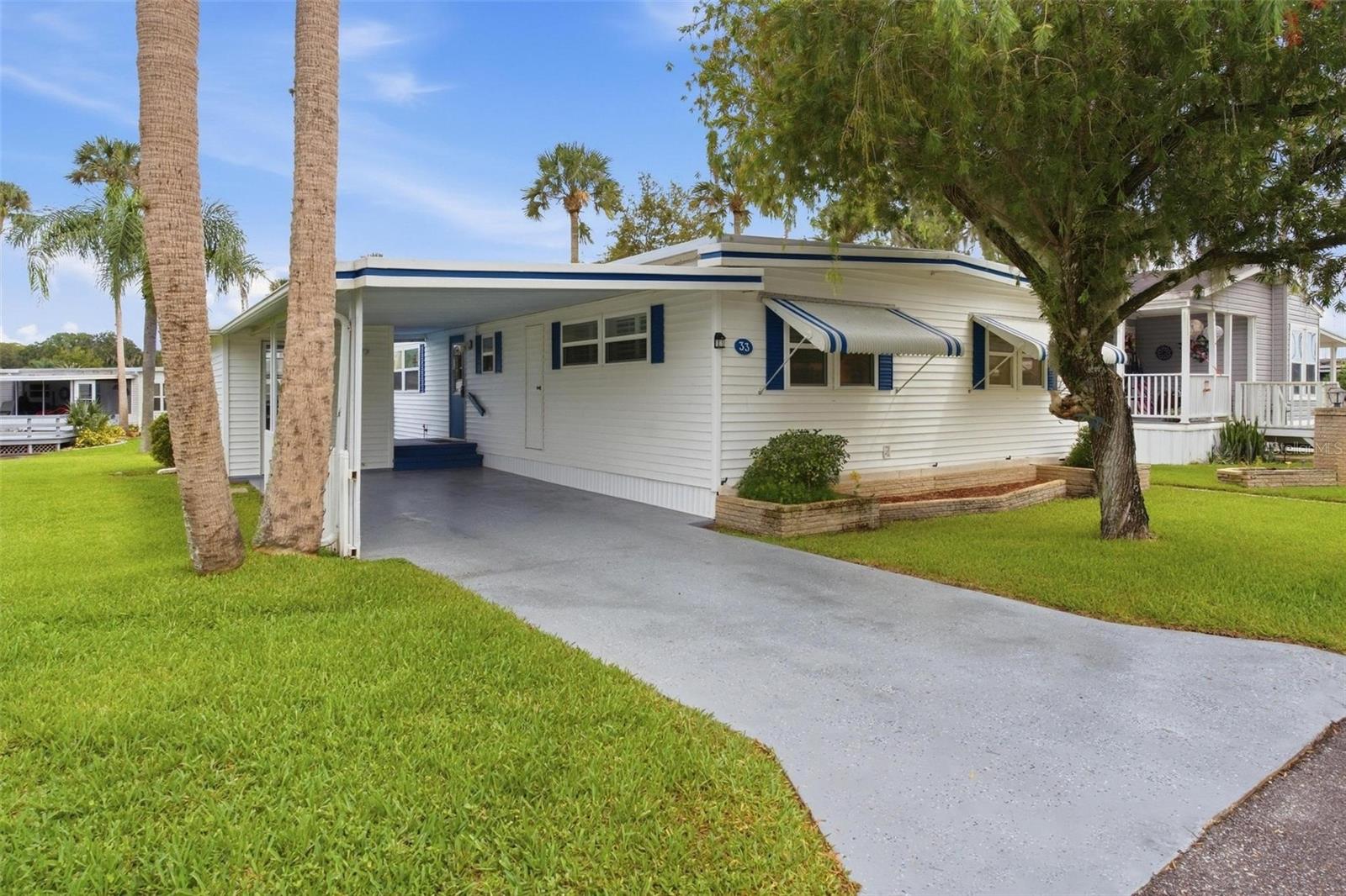 33 COCOS PLUMOSA DR — photo 4