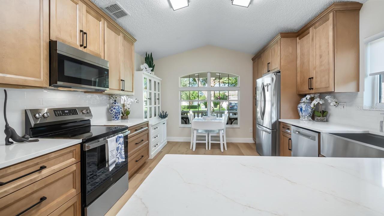 3707 DOUNE WAY — photo 8