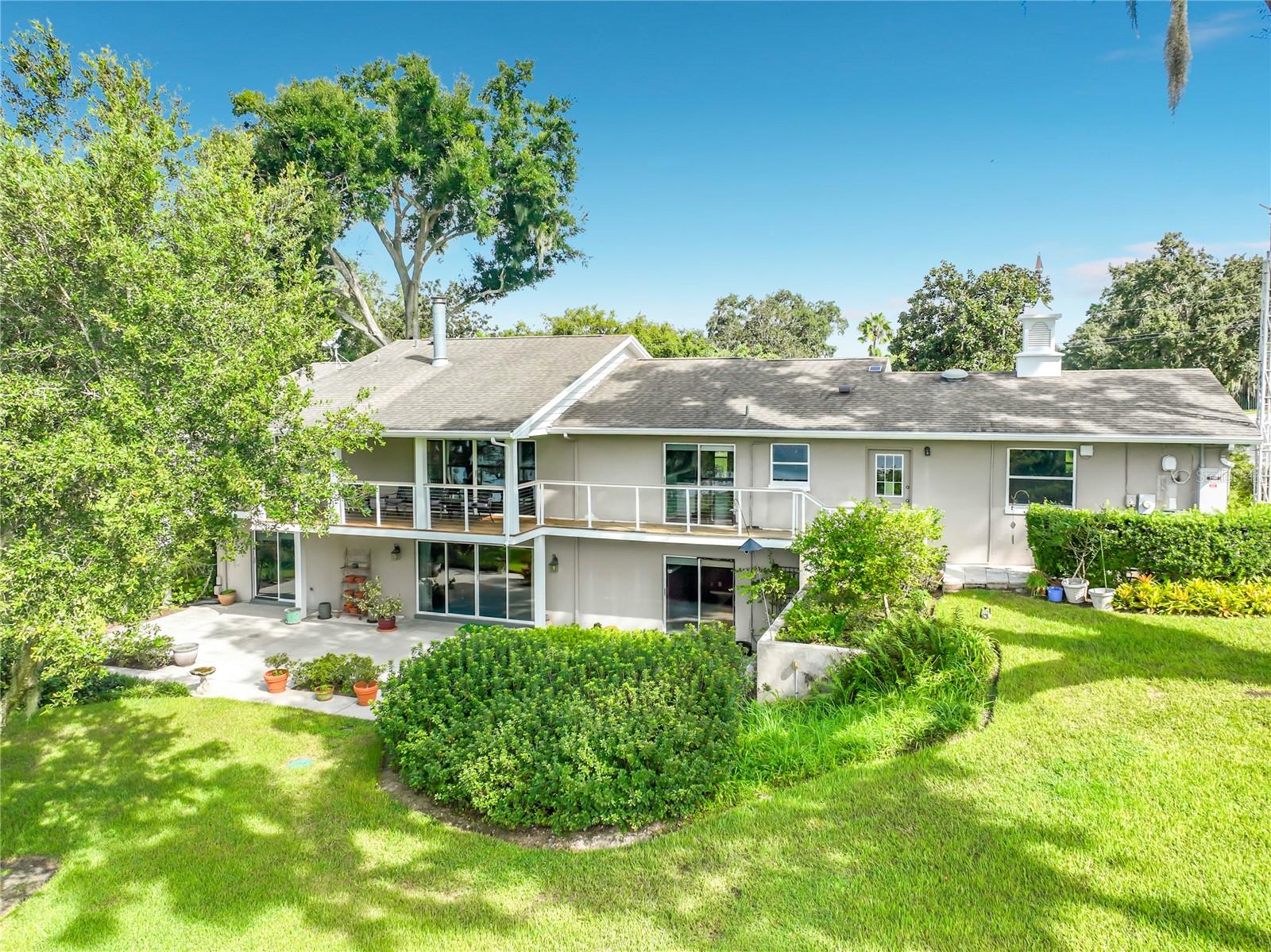 1800 COUNTRY CLUB DR — photo 4