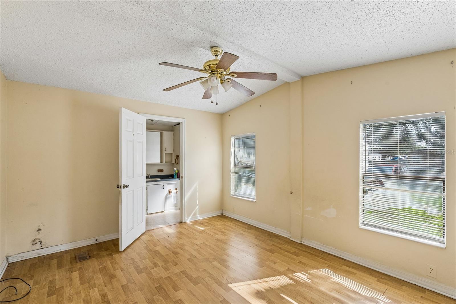16825 BAY AVE — photo 11