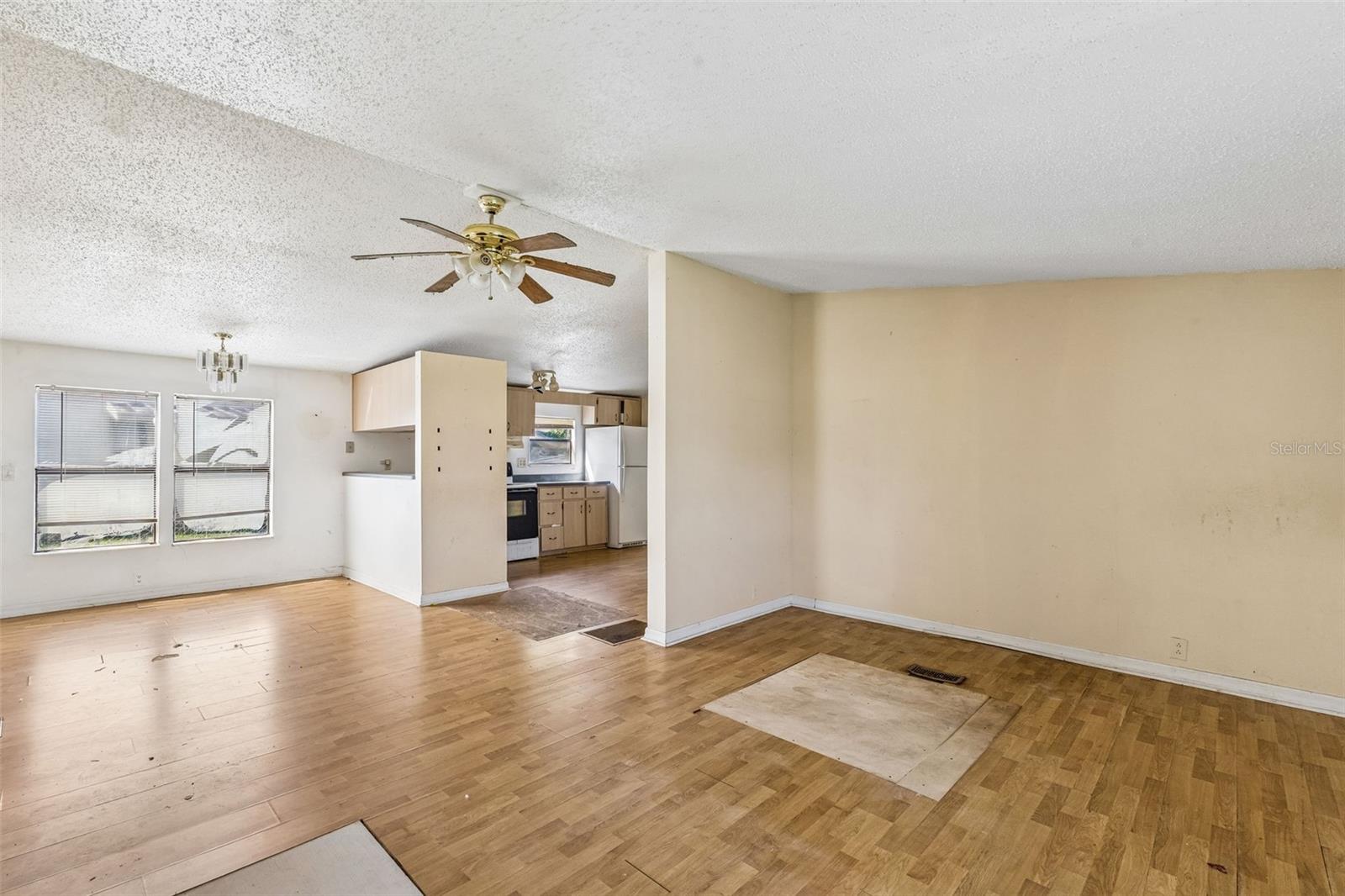 16825 BAY AVE — photo 4