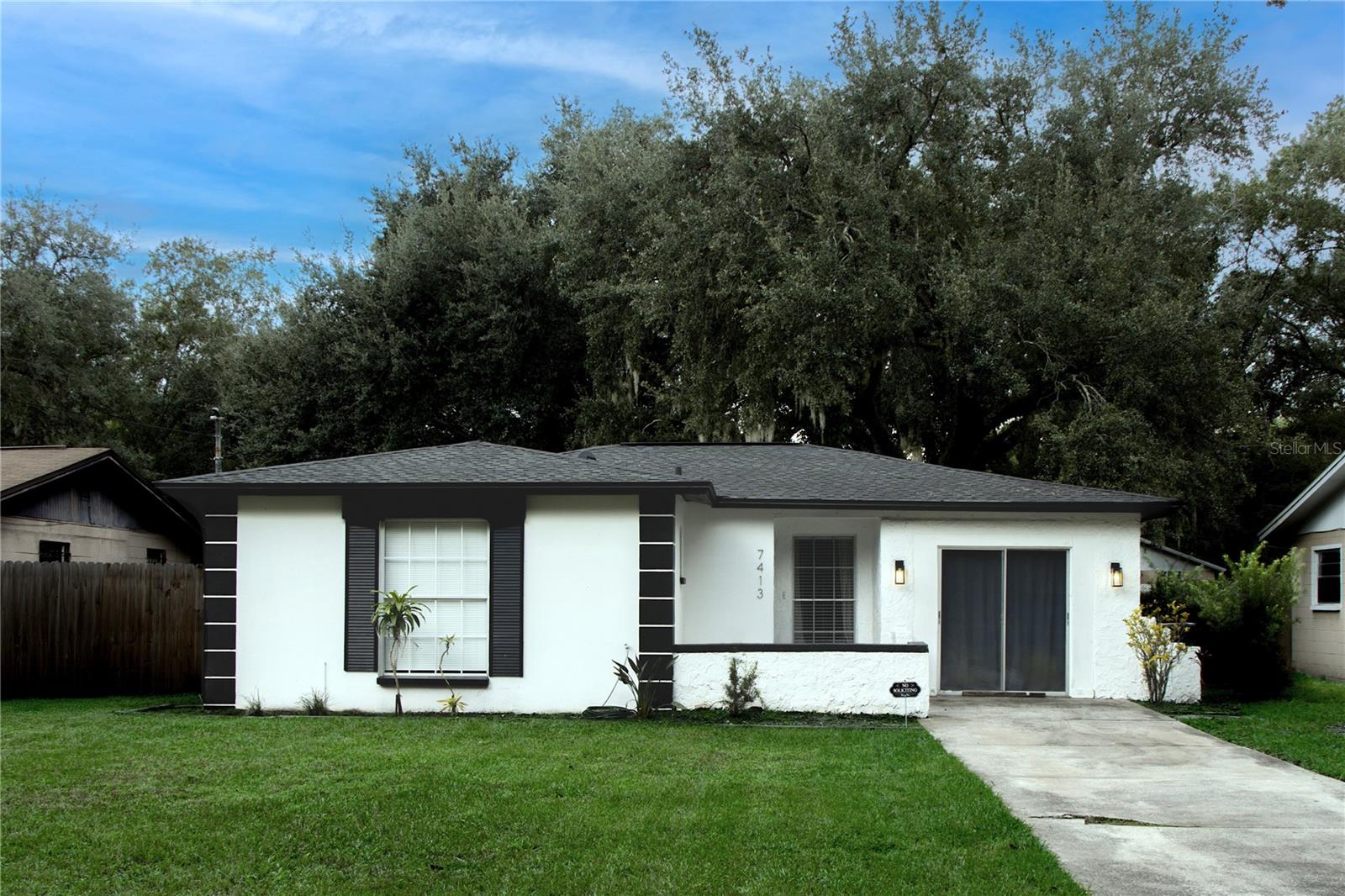7413 LAKESHORE DR