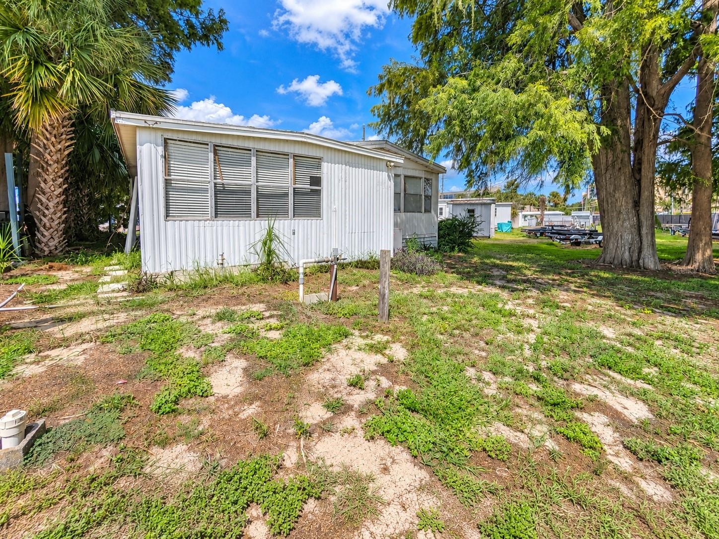 419 SINCLAIR CIR — photo 3