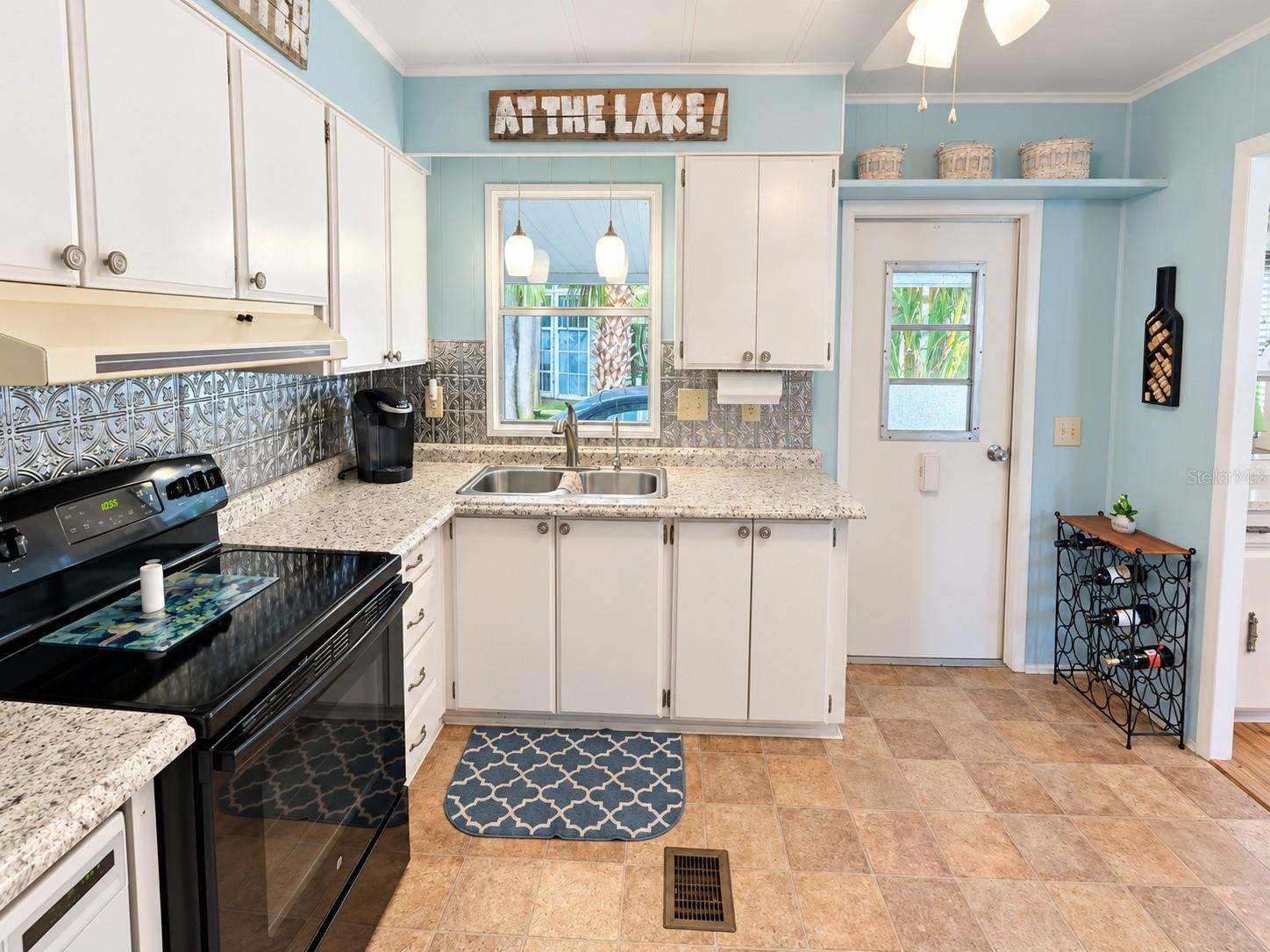 419 SINCLAIR CIR — photo 4