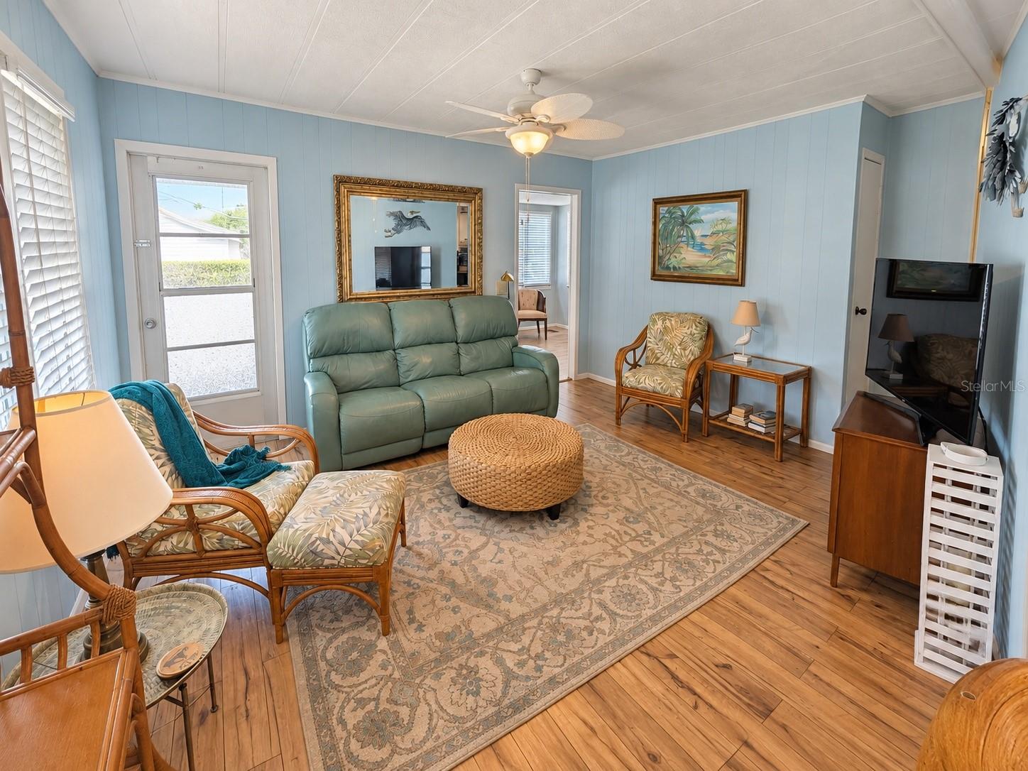 419 SINCLAIR CIR — photo 8