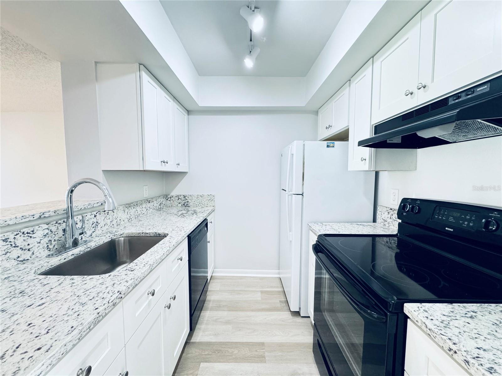 5089 EAGLESMERE DR #D09 — photo 5