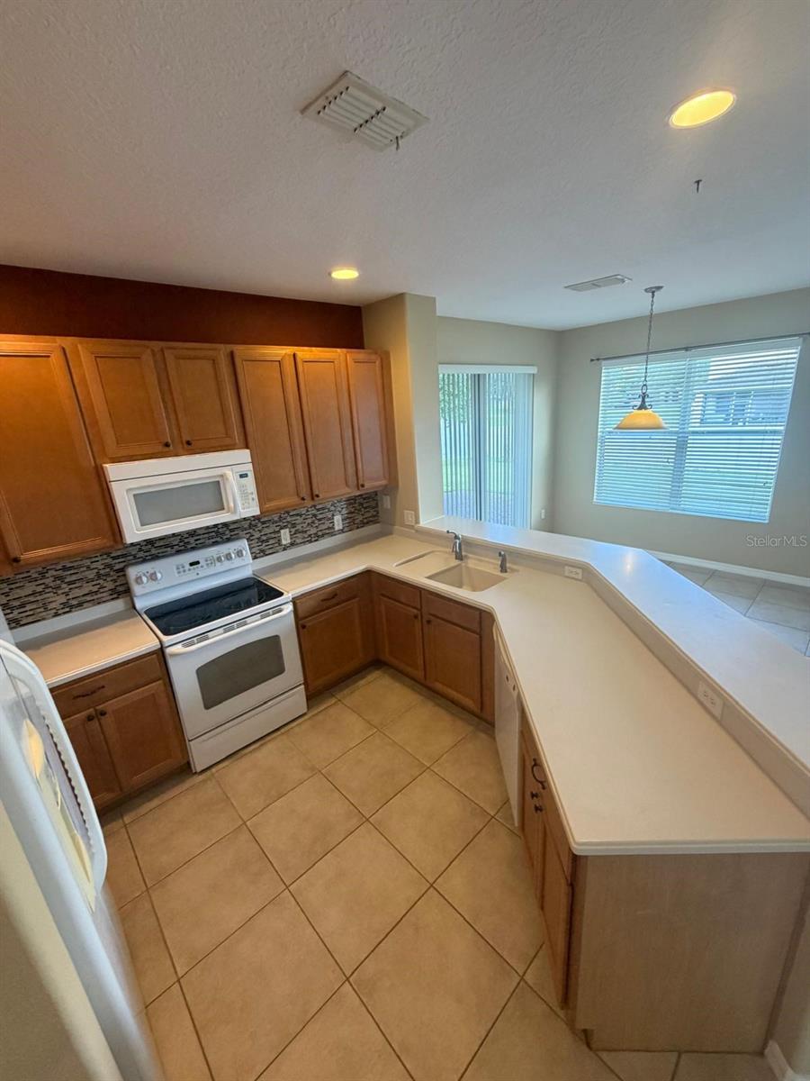 4576 BARBADOS LOOP — photo 11