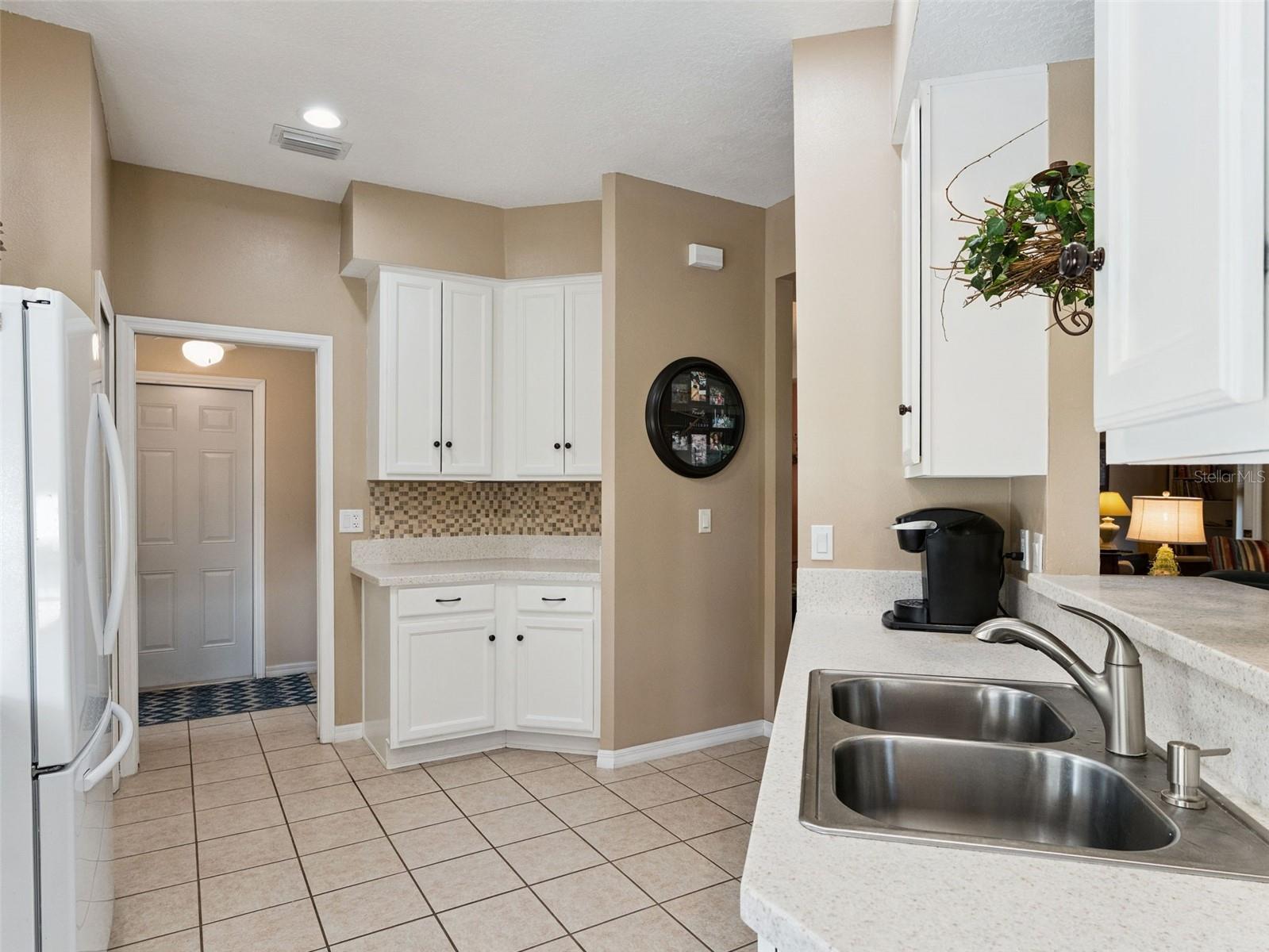 5401 ESSEX CT — photo 10