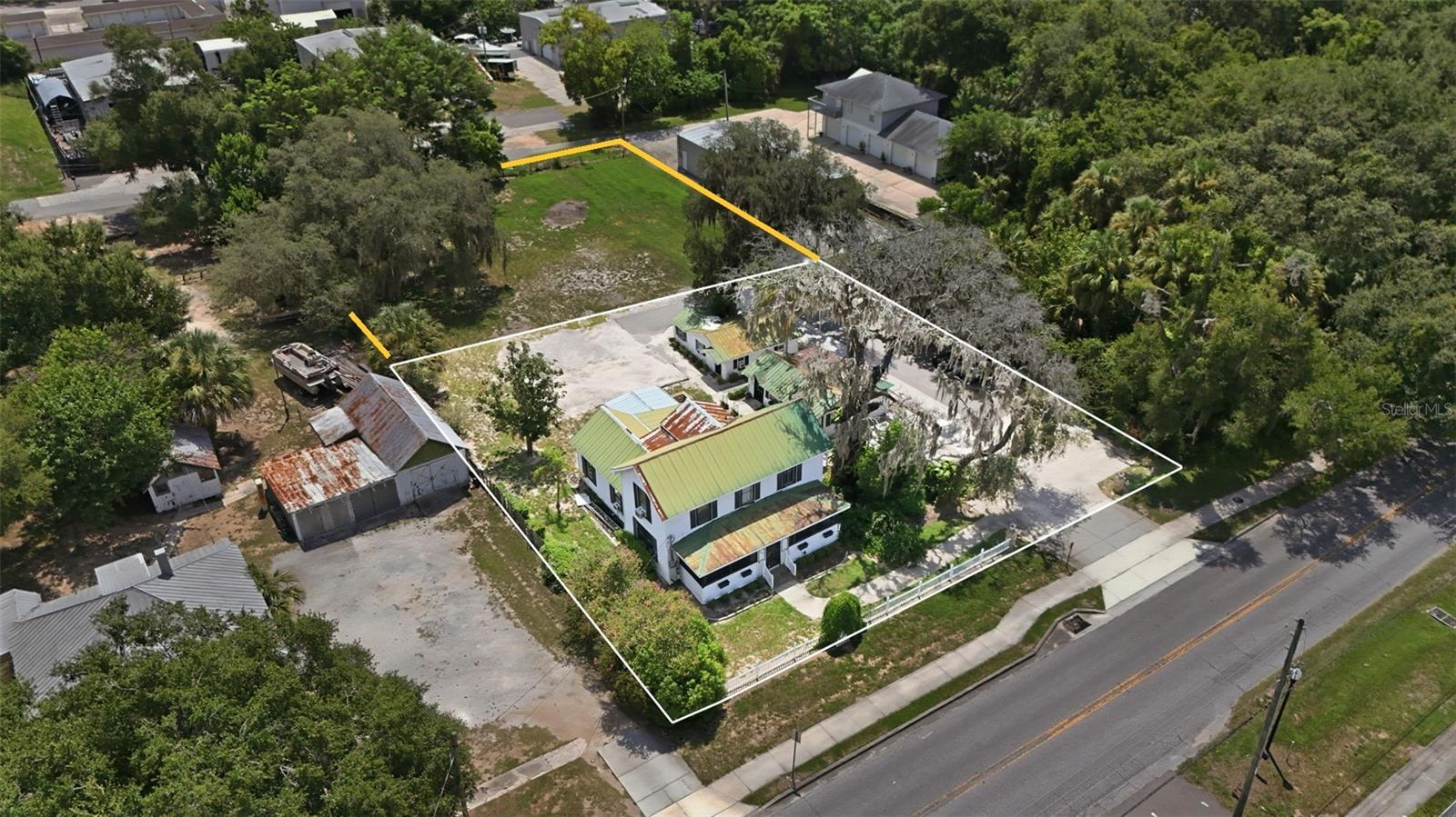 605 S MAIN AVE — photo 4