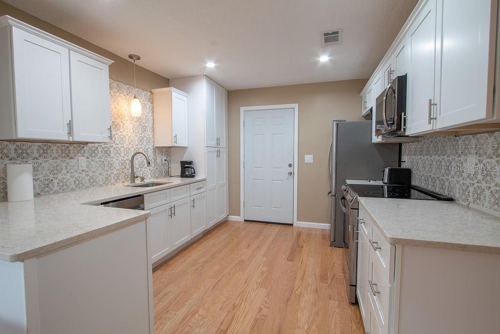 62 ABERDEEN CIR — photo 12
