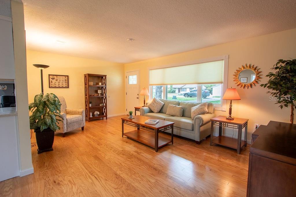 62 ABERDEEN CIR — photo 3