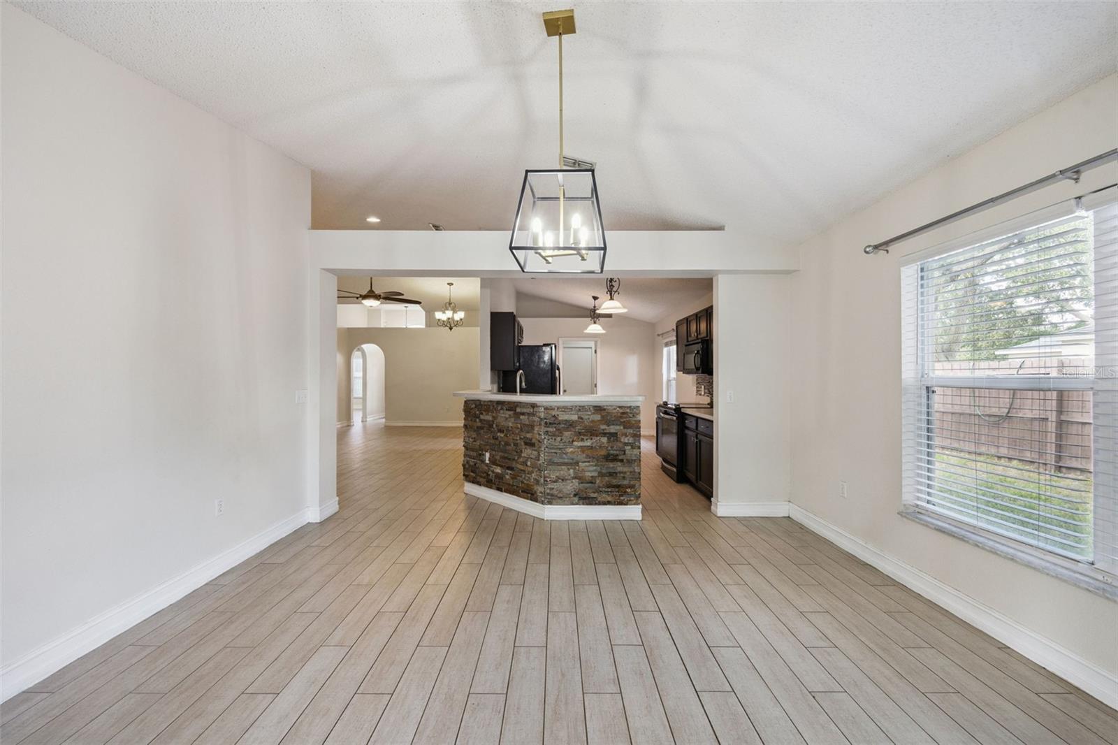 1612 MUIR CIR — photo 11
