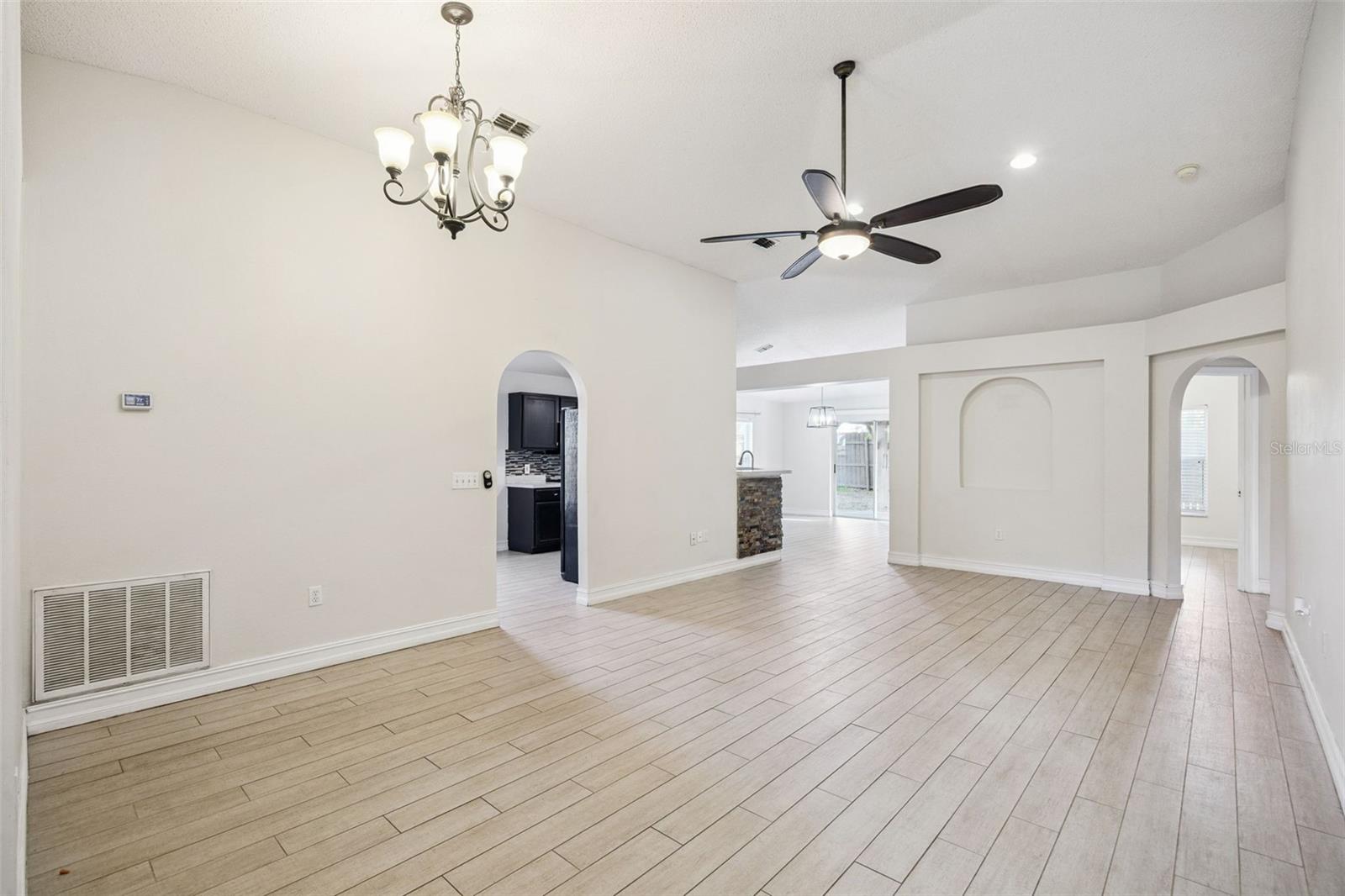 1612 MUIR CIR — photo 4